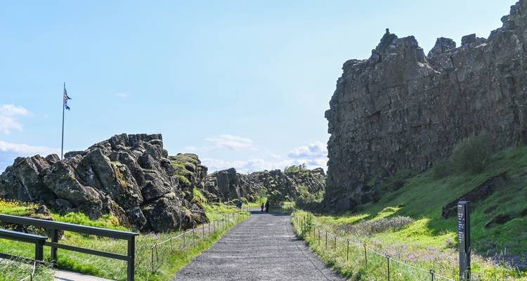 Circuit estival de 8 jours en petit groupe sur le périphérique islandais et dans les hautes terres de Landmannalaugar - BusTravel Iceland 9
