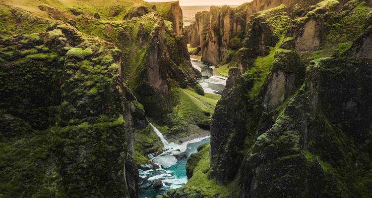 Circuit estival de 8 jours en petit groupe sur le périphérique islandais et dans les hautes terres de Landmannalaugar - BusTravel Iceland 2
