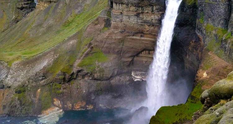 Circuit estival de 8 jours en petit groupe sur le périphérique islandais et dans les hautes terres de Landmannalaugar - BusTravel Iceland 7