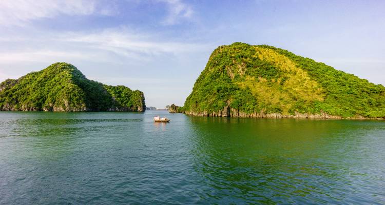 Hanoi - Ninh Binh - Halong Bay 3 Days 2 Nights - Old Quarter Travel 4