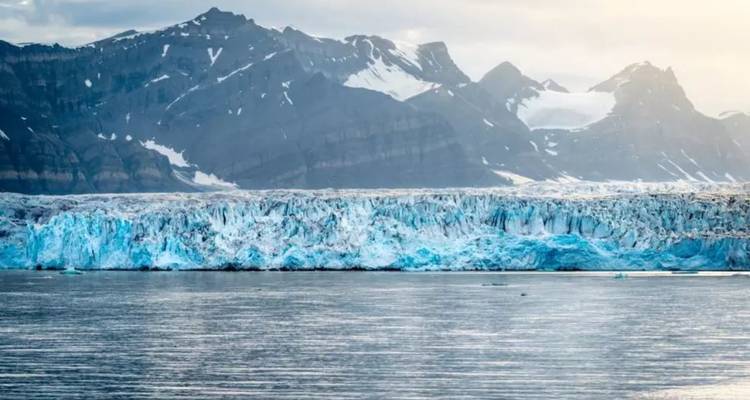 Premium: East Greenland's Northern Lights: Fly and Cruise - Inventia 2