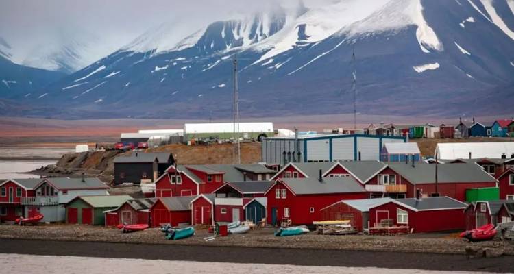 Premium: East Greenland's Northern Lights: Fly and Cruise - Inventia 3