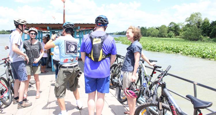Cyclisme à la frontière entre le Cambodge et le Vietnam - Vietnam Bicycle Travel 1