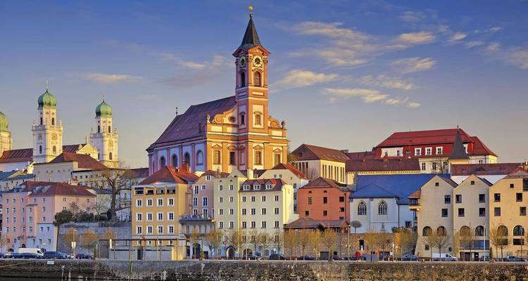 Descubrimiento del Danubio 2024 - 8 Días - Scenic Luxury Cruises & Tours 1