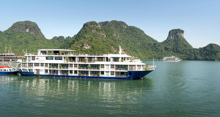 Lo mejor del Norte de Vietnam en 5 días: Hanói, Ninh Binh y Bahía de Ha Long - Up Travel Vietnam 10