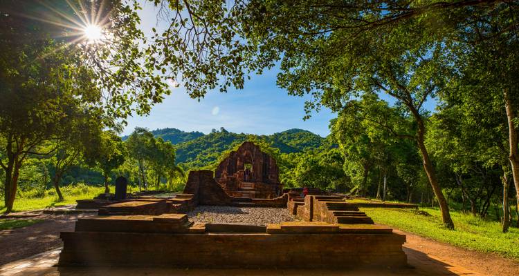 7 Days Discovery Central of Vietnam Da Nang - Quang Tri - Quang Binh and Paradise Cave - STM Tours LLC 7