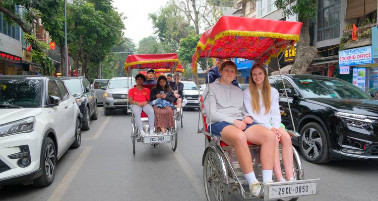 Excursión Privada en Tierra: Las visitas obligadas de Hanói y la famosa aventura de la calle del tren desde el puerto internacional de Halong - Up Travel Vietnam 9