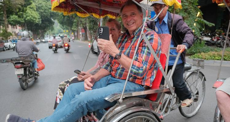 Excursión Privada en Tierra: Las visitas obligadas de Hanói y la famosa aventura de la calle del tren desde el puerto internacional de Halong - Up Travel Vietnam 4
