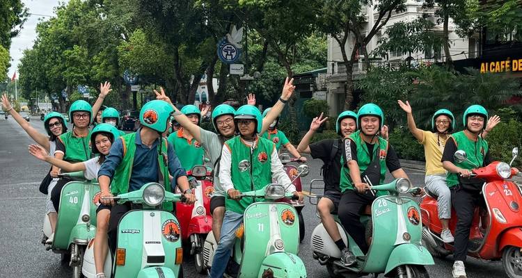 Circuito guiado en vespa por los buenos días de Hanoi - Old Quarter Travel 1