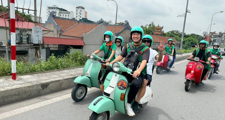 Circuito guiado en vespa por los buenos días de Hanoi - Old Quarter Travel 3