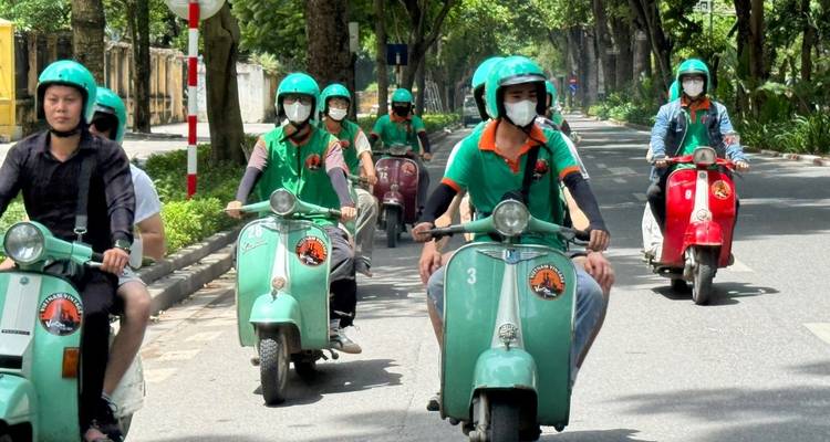 Circuito guiado en vespa por los buenos días de Hanoi - Old Quarter Travel 6