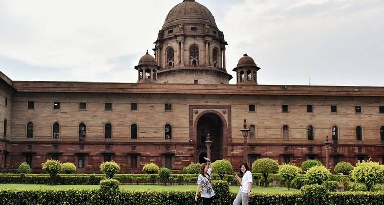 Delhi: Old and New Delhi City Private Guided Day Tour by car - India Taj Tour 4