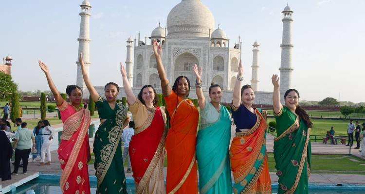 Desde Delhi: Excursión en coche por el Taj Mahal, el Fuerte de Agra y el Bebé Taj - Zoya Holidays 2