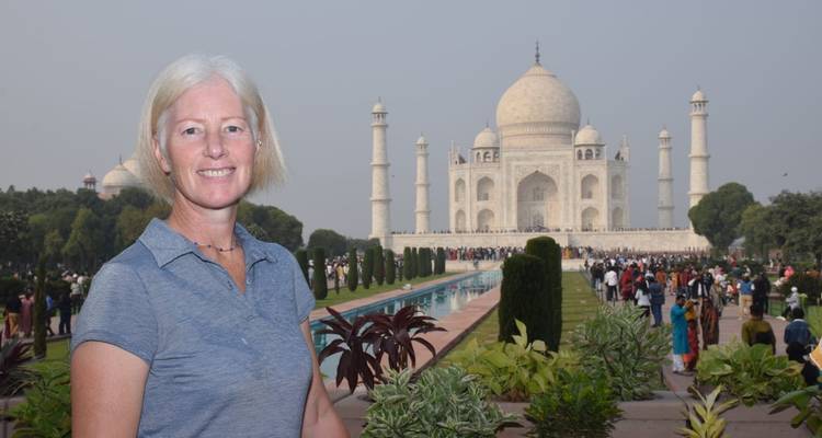 Desde Delhi: Excursión en coche por el Taj Mahal, el Fuerte de Agra y el Bebé Taj - Zoya Holidays 10
