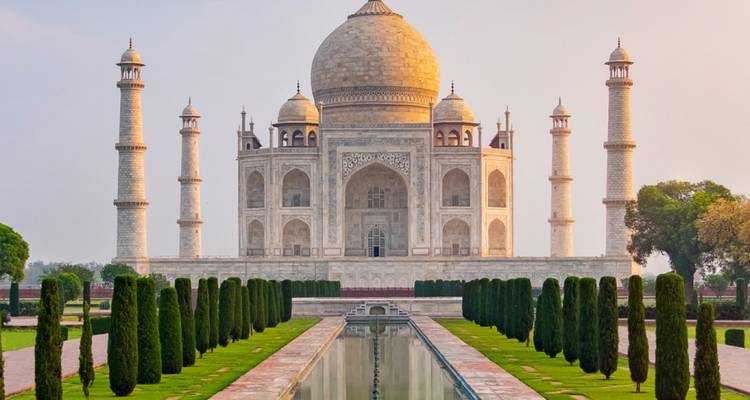 Desde Delhi: Excursión en coche por el Taj Mahal, el Fuerte de Agra y el Bebé Taj - Zoya Holidays 4