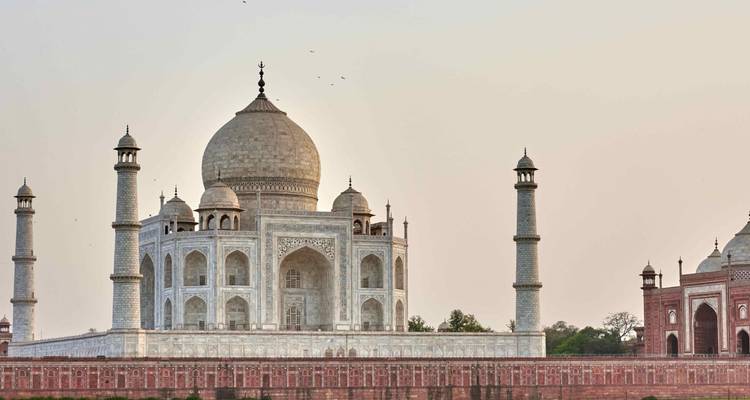 Desde Delhi: Excursión en coche por el Taj Mahal, el Fuerte de Agra y el Bebé Taj - Zoya Holidays 7
