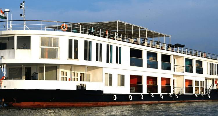 Entrancing Buddha’s Steps By Luxury Cruise India 20 Days - TTI TOURS 8