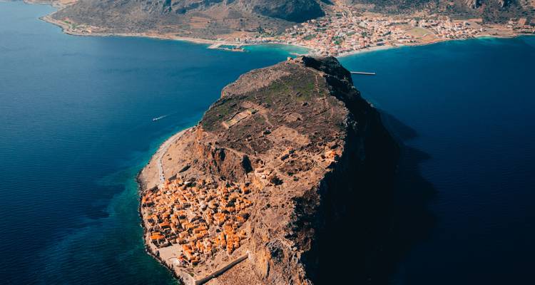 Excursión guiada en bicicleta eléctrica por el Peloponeso Meridional: Areópoli, Monemvasia, Elafonisos, Cuevas de Diros y Mystras - Athensbybike 4