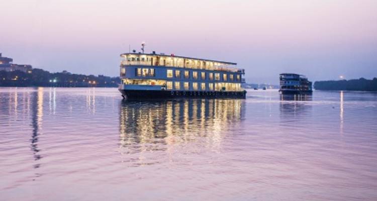 Cruise on the Ganges: The Sacred Waters between Kolkata and Varanasi (port-to-port cruise) (from Kolkata (Calcutta) to Delhi) - CroisiEurope River Cruises 9