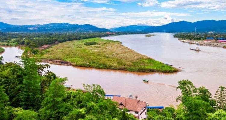 7 Days Chiang Rai - Chiang Mai Cultural and Natural Tour (private guide & driver） - UME Travel Co. Ltd 3
