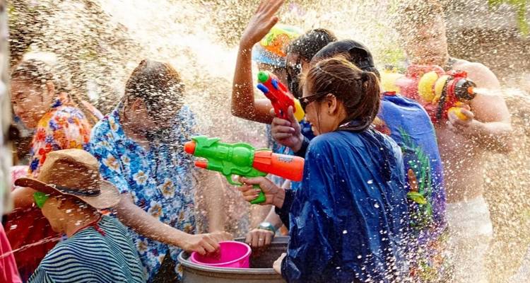 5 Días 2025 Carnaval de Songkran (guía y conductor privados） - UME Travel Co. Ltd 6
