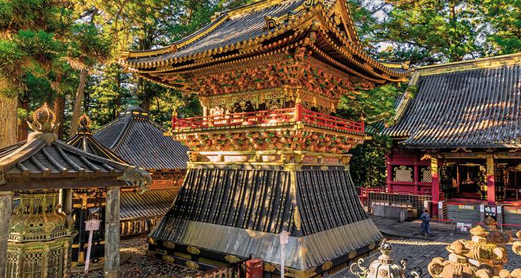 Kunstvoll gestalteter Tempel in Nikko