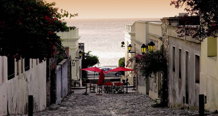 Montevideo + Colonia, Uruguay (3 Nights) - Hi Travel Argentina 1