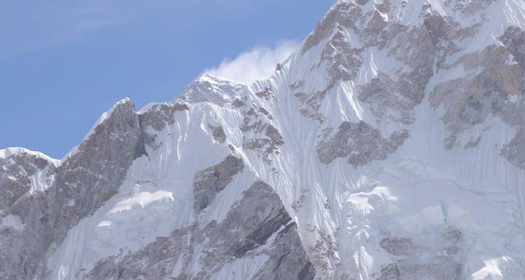 Close-up van besneeuwde toppen.