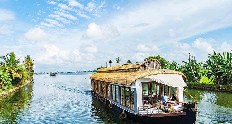 Inde du Sud romantique avec séjour en bateau - Agra Travels Service & Tours 3