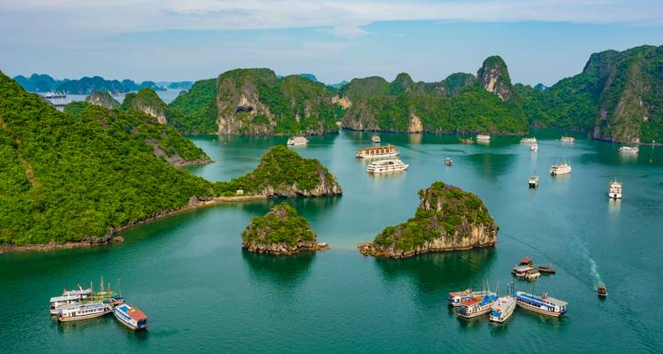 Explorez l'enchanteresse baie d'Ha Long lors d'une excursion d'une journée au départ de Hanoi - Up Travel Vietnam 4