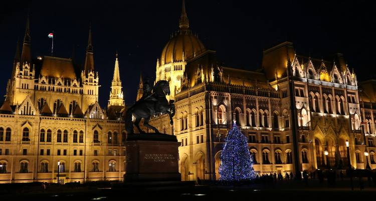 Temporada festiva en el Descubrimiento del Danubio Azul con 2 noches en Budapest y 2 noches en Praga 2026 - Avalon Waterways 3