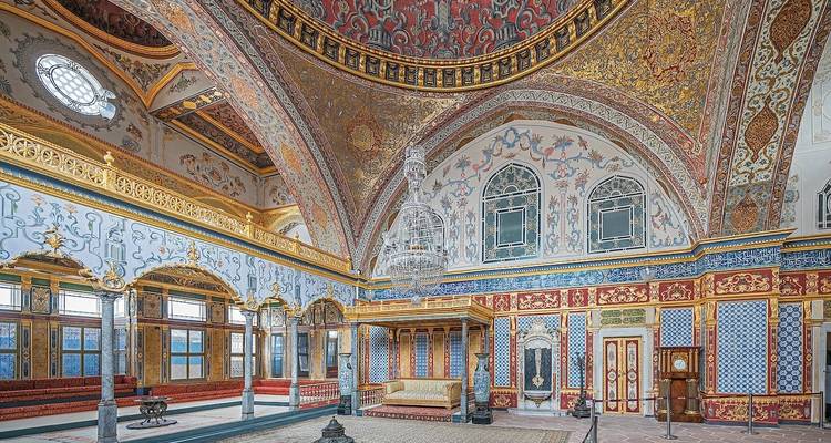L'enchantement d'Istanbul : Une expérience festive de 4 jours de culture, d'histoire et de shopping - Guide of Ephesus 1