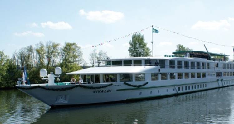 Taking in 3 countries: The Danube and its traditions (6 destinations) - CroisiEurope River Cruises 2