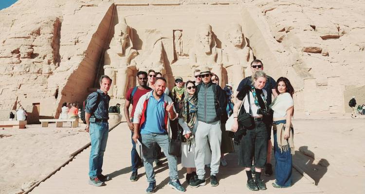 Een groep voor de Abu Simbel Tempels.