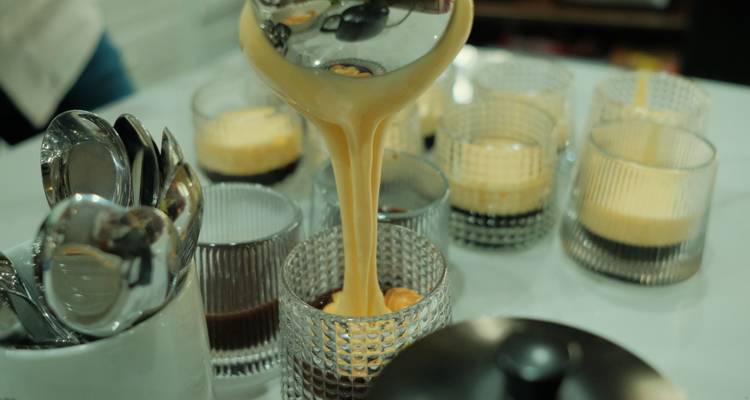 Taller de Café de Hanoi: Bebe, saborea y experimenta el auténtico café vietnamita - Taller Conjunto - Up Travel Vietnam 3