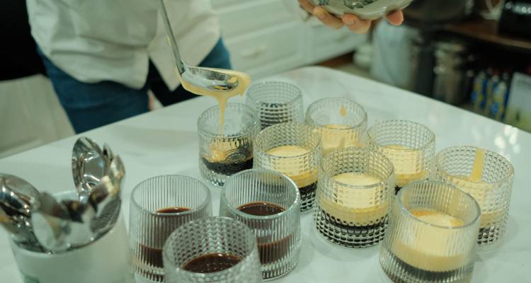 Taller de Café de Hanoi: Bebe, saborea y experimenta el auténtico café vietnamita - Taller Conjunto - Up Travel Vietnam 6