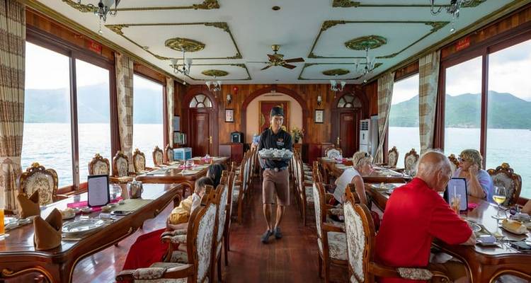 Nha Trang : Dîner-croisière au coucher du soleil sur la mer - Lavyla Tourist 6