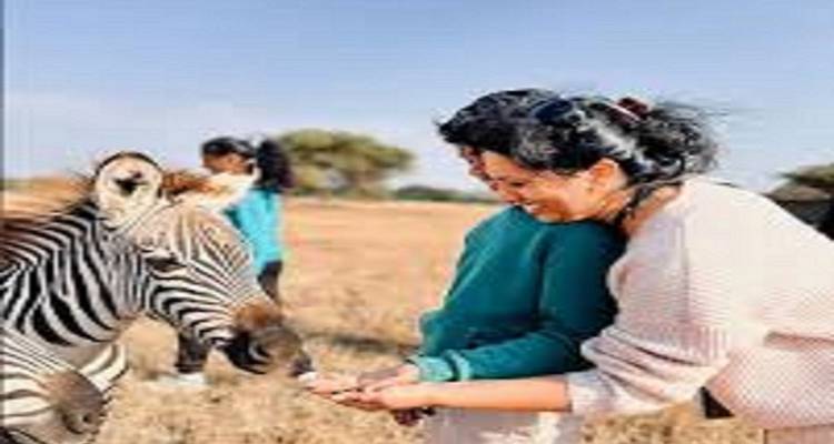 Nourrir les animaux Tanzania Safari Adventures - Kilingeadventures 4