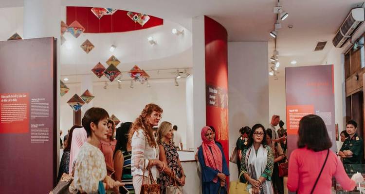 Hanoi : visite privée des musées, de l'histoire et des mausolées - Lavyla Tourist 9