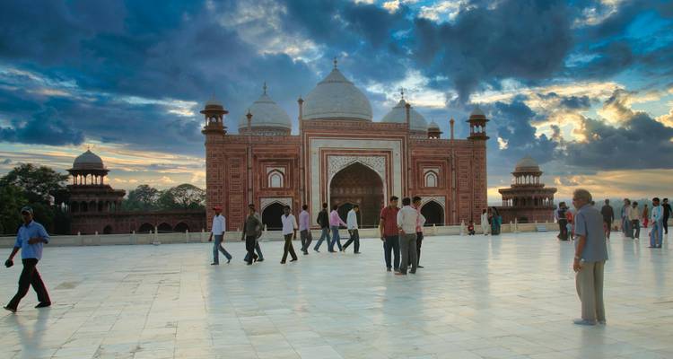 ¡Circuito de un día al Taj Mahal desde Jaipur! -  Taj Voyages Tours  9