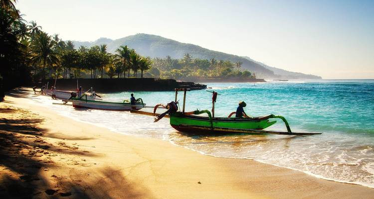 17 days Faces of Indonesia: Java-Sulawesi-Bali - Oasis Travel 1