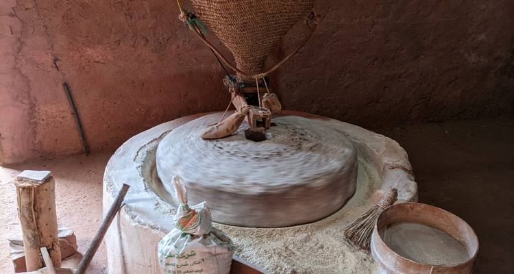 Moulin à pierre traditionnel pour moudre