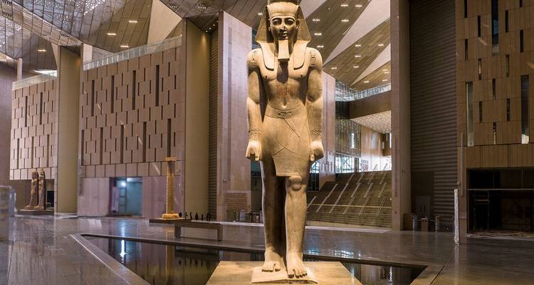 Gran Museo Egipcio Visita Privada con las Pirámides de Guiza Museo GEM - Egypt Tours USA 9