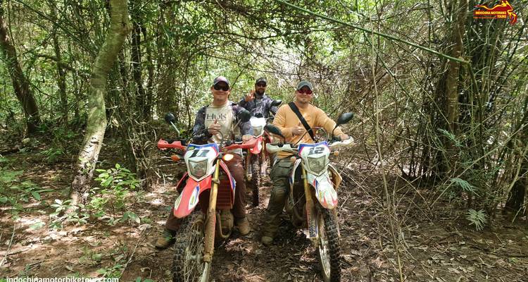 Increíble circuito en moto de 4 días por Camboya desde Siem Reap a Preah Vihear, Tbeng Meanchey y Kampong Thom - VietLong Travel 7