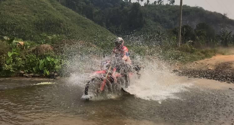 Excursión en moto todoterreno por Laos desde Luang Prabang a Muang Hiam, Xam Neua y Phonsavan - VietLong Travel 2