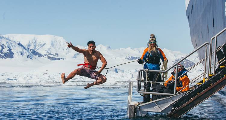 Antarctic Explorer: Discovering the 7th Continent - Intrepid Travel 8