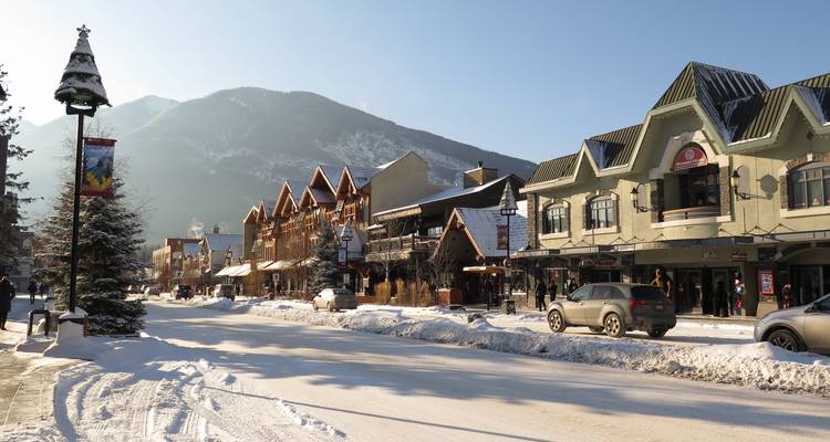 Yukon Northern Lights & Rockies Christmas Premium Tour - Discover Canada Tours 5