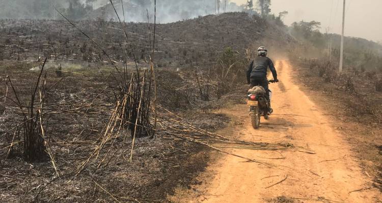 Maravilloso viaje en moto por Laos desde Vientiane a Nam Ngum, Thalat, Phou Khao Khouay - DNQ Travel 10