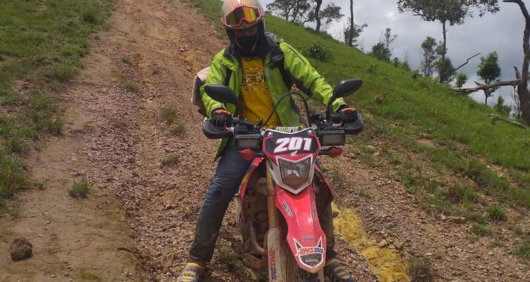 Viaje de Aventura en Moto por Aldeas Remotas de Laos - DNQ Travel 9