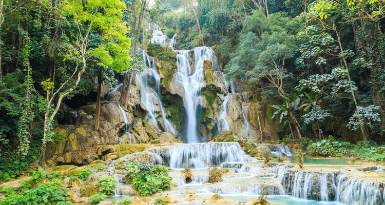 Excursión panorámica en moto por Laos de Luang Prabang a Vang Vieng pasando por cuevas y cascadas - DNQ Travel 6